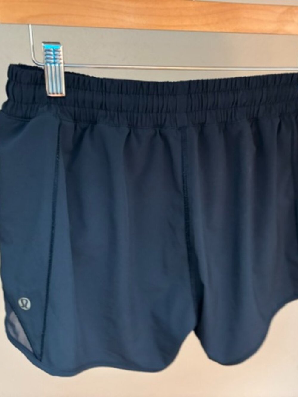 Lululemon Hotty Hot Shorts Low rise 4' inseam - size 8